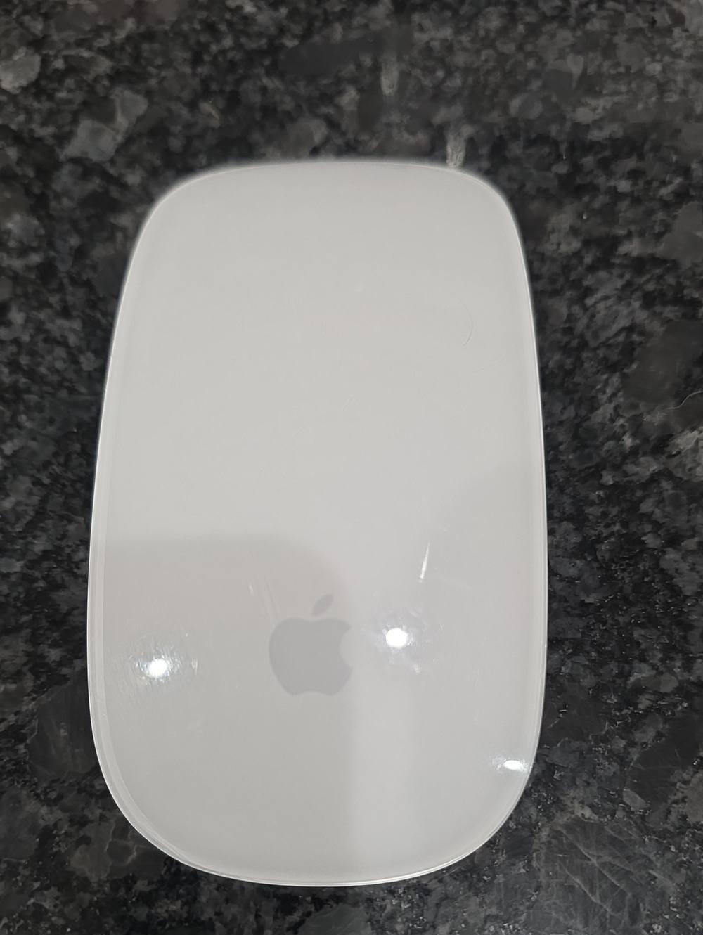 Apple White Wireless Multi-Touch Mouse